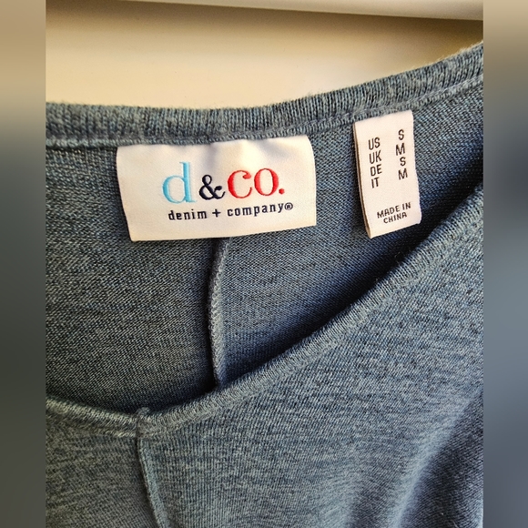 D&Co Long Sleeve V-Neck, Blue- Small - Picture 3 of 4